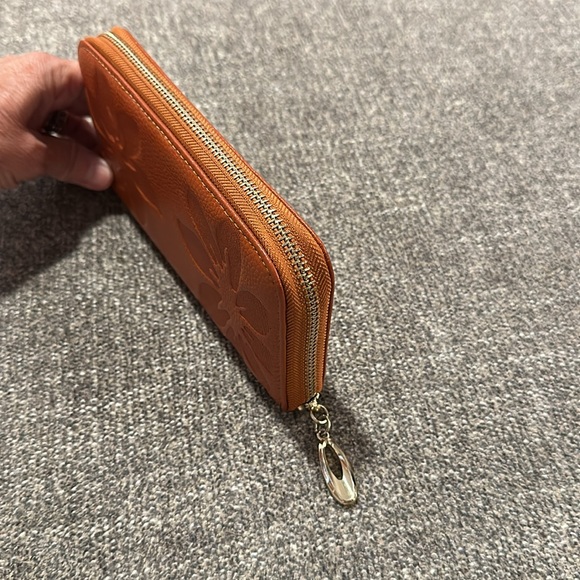 Wallet with full zip closure - Picture 2 of 7
